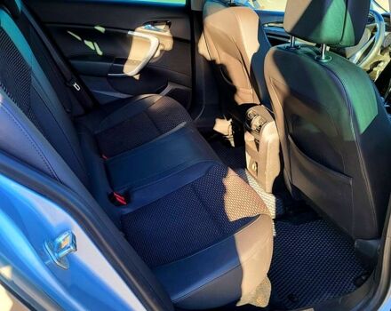 Серый Опель Инсигния, объемом двигателя 2 л и пробегом 294 тыс. км за 10500 $, фото 5 на Automoto.ua