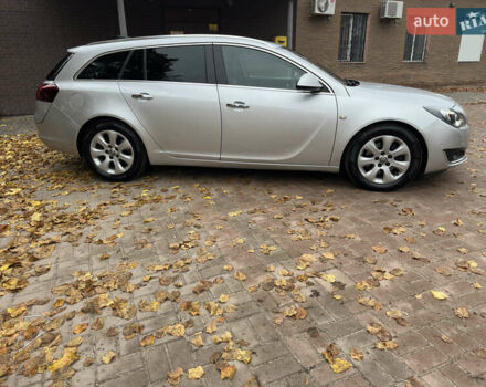 Серый Опель Инсигния, объемом двигателя 1.96 л и пробегом 213 тыс. км за 9900 $, фото 3 на Automoto.ua