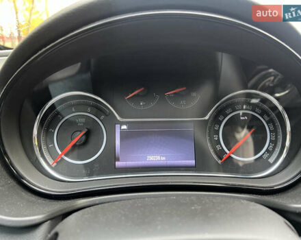 Сірий Опель Інсігнія, об'ємом двигуна 1.6 л та пробігом 250 тис. км за 10500 $, фото 5 на Automoto.ua