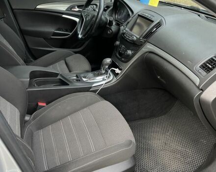 Серый Опель Инсигния, объемом двигателя 1.6 л и пробегом 250 тыс. км за 11000 $, фото 5 на Automoto.ua