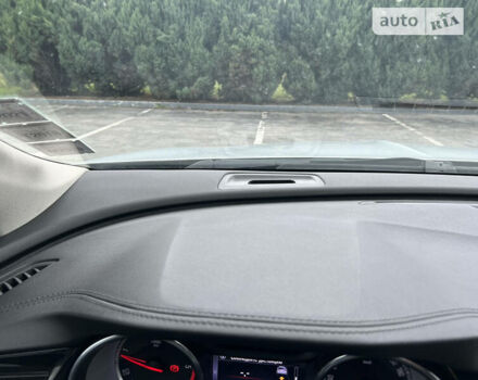 Серый Опель Инсигния, объемом двигателя 2 л и пробегом 190 тыс. км за 17500 $, фото 13 на Automoto.ua