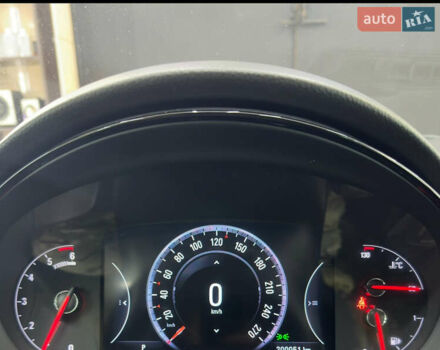 Серый Опель Инсигния, объемом двигателя 2 л и пробегом 202 тыс. км за 12500 $, фото 3 на Automoto.ua