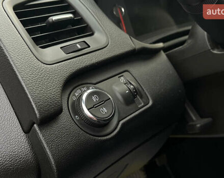 Серый Опель Инсигния, объемом двигателя 1.6 л и пробегом 82 тыс. км за 13600 $, фото 17 на Automoto.ua