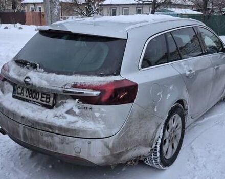 Серый Опель Инсигния, объемом двигателя 2 л и пробегом 120 тыс. км за 10300 $, фото 2 на Automoto.ua