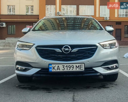 Серый Опель Инсигния, объемом двигателя 1.6 л и пробегом 186 тыс. км за 15000 $, фото 2 на Automoto.ua