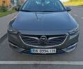 Серый Опель Инсигния, объемом двигателя 2 л и пробегом 220 тыс. км за 15500 $, фото 2 на Automoto.ua