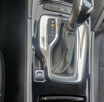 Серый Опель Инсигния, объемом двигателя 1.6 л и пробегом 186 тыс. км за 15000 $, фото 15 на Automoto.ua