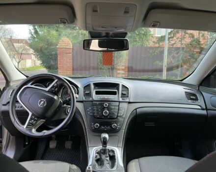 Серый Опель Инсигния, объемом двигателя 2 л и пробегом 262 тыс. км за 5800 $, фото 6 на Automoto.ua