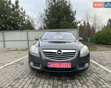 Серый Опель Инсигния, объемом двигателя 1.8 л и пробегом 234 тыс. км за 7500 $, фото 2 на Automoto.ua
