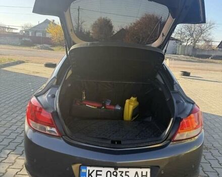 Серый Опель Инсигния, объемом двигателя 2 л и пробегом 263 тыс. км за 7300 $, фото 4 на Automoto.ua