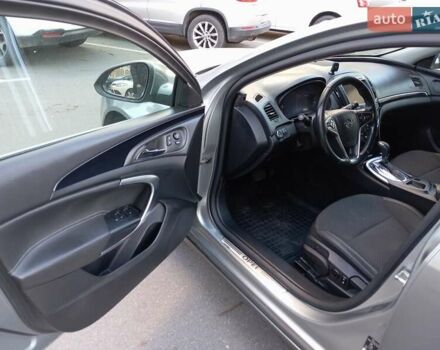 Серый Опель Инсигния, объемом двигателя 2 л и пробегом 234 тыс. км за 10000 $, фото 3 на Automoto.ua