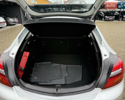 Серый Опель Инсигния, объемом двигателя 1.8 л и пробегом 194 тыс. км за 9999 $, фото 19 на Automoto.ua