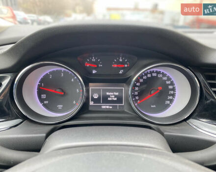 Сірий Опель Інсігнія, об'ємом двигуна 1.6 л та пробігом 138 тис. км за 13700 $, фото 9 на Automoto.ua