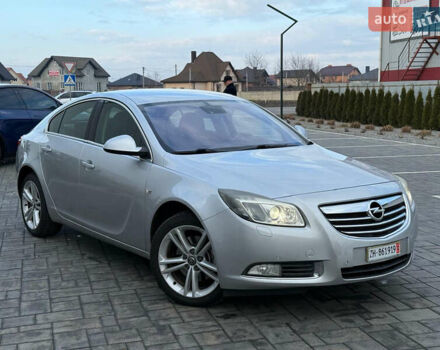 Серый Опель Инсигния, объемом двигателя 2 л и пробегом 219 тыс. км за 7800 $, фото 1 на Automoto.ua