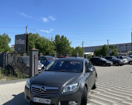 Серый Опель Инсигния, объемом двигателя 2 л и пробегом 331 тыс. км за 6804 $, фото 1 на Automoto.ua