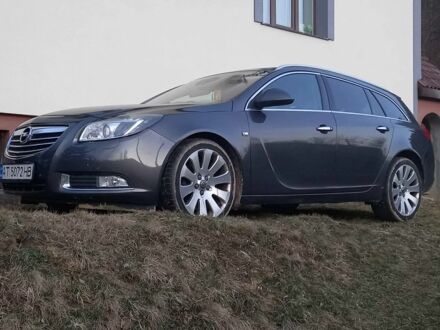 Серый Опель Инсигния, объемом двигателя 2 л и пробегом 300 тыс. км за 8500 $, фото 1 на Automoto.ua