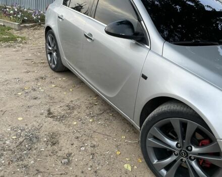 Серый Опель Инсигния, объемом двигателя 2 л и пробегом 350 тыс. км за 8000 $, фото 1 на Automoto.ua