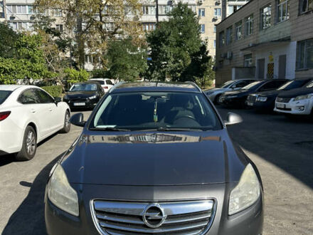 Серый Опель Инсигния, объемом двигателя 1.96 л и пробегом 315 тыс. км за 6000 $, фото 1 на Automoto.ua