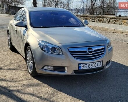 Сірий Опель Інсігнія, об'ємом двигуна 2 л та пробігом 179 тис. км за 8800 $, фото 1 на Automoto.ua