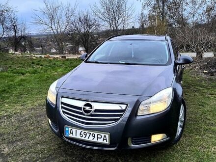 Серый Опель Инсигния, объемом двигателя 2 л и пробегом 260 тыс. км за 6000 $, фото 1 на Automoto.ua