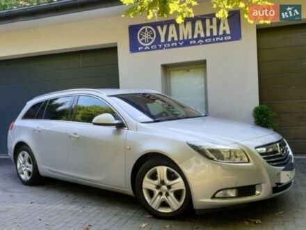 Серый Опель Инсигния, объемом двигателя 1.96 л и пробегом 300 тыс. км за 6300 $, фото 1 на Automoto.ua