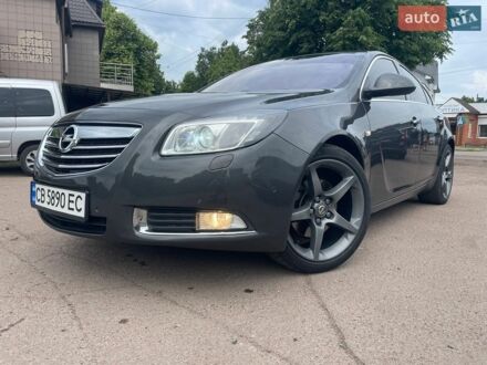 Серый Опель Инсигния, объемом двигателя 2 л и пробегом 184 тыс. км за 8200 $, фото 1 на Automoto.ua