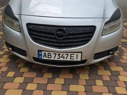 Сірий Опель Інсігнія, об'ємом двигуна 2 л та пробігом 300 тис. км за 5750 $, фото 1 на Automoto.ua