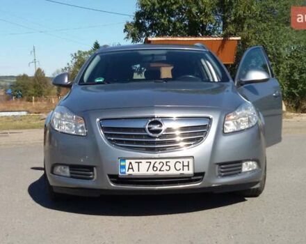 Серый Опель Инсигния, объемом двигателя 2 л и пробегом 220 тыс. км за 8300 $, фото 1 на Automoto.ua