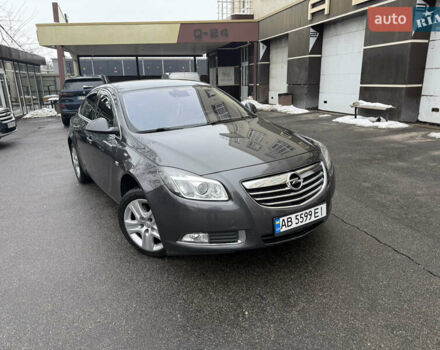 Серый Опель Инсигния, объемом двигателя 2 л и пробегом 223 тыс. км за 8199 $, фото 1 на Automoto.ua