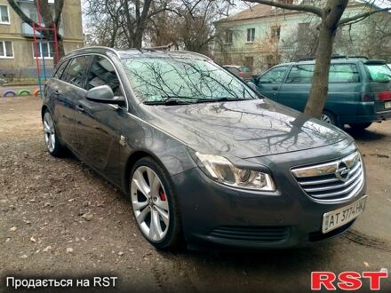 Опель Інсігнія 2010 у Полтаві на Automoto.ua Сірий Опель Інсігнія, об'ємом двигуна 2 л та пробігом 370 тис. км за 6950 $, фото 1 на Automoto.ua