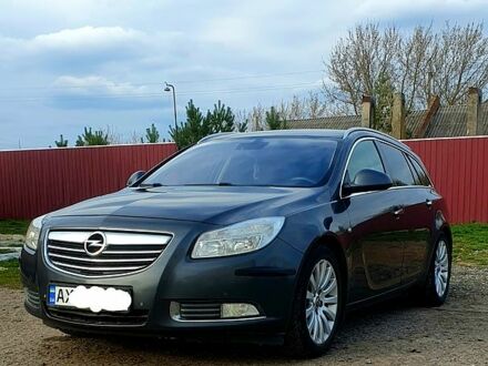 Серый Опель Инсигния, объемом двигателя 2 л и пробегом 211 тыс. км за 7500 $, фото 1 на Automoto.ua