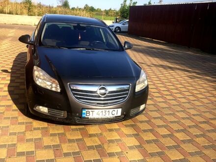 Серый Опель Инсигния, объемом двигателя 2 л и пробегом 230 тыс. км за 7000 $, фото 1 на Automoto.ua
