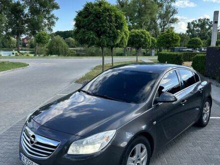 Сірий Опель Інсігнія, об'ємом двигуна 2 л та пробігом 250 тис. км за 7500 $, фото 1 на Automoto.ua