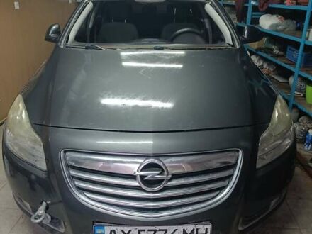 Серый Опель Инсигния, объемом двигателя 1.96 л и пробегом 190 тыс. км за 4000 $, фото 1 на Automoto.ua