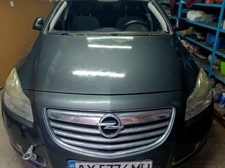 Серый Опель Инсигния, объемом двигателя 2 л и пробегом 19000 тыс. км за 4000 $, фото 1 на Automoto.ua