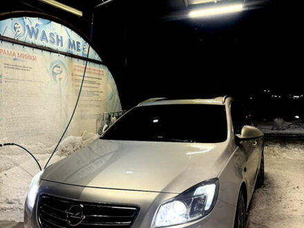 Серый Опель Инсигния, объемом двигателя 2 л и пробегом 327 тыс. км за 5700 $, фото 1 на Automoto.ua