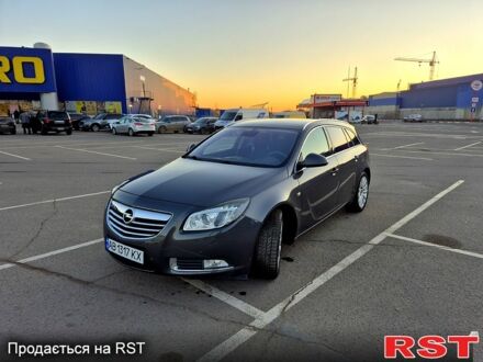 Серый Опель Инсигния, объемом двигателя 2 л и пробегом 264 тыс. км за 7000 $, фото 1 на Automoto.ua