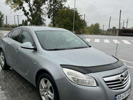 Серый Опель Инсигния, объемом двигателя 2 л и пробегом 250 тыс. км за 5400 $, фото 1 на Automoto.ua