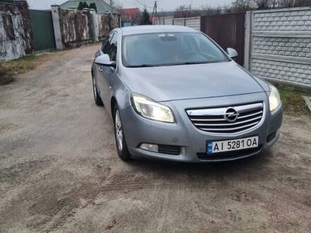 Серый Опель Инсигния, объемом двигателя 1.96 л и пробегом 300 тыс. км за 8000 $, фото 1 на Automoto.ua