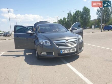 Сірий Опель Інсігнія, об'ємом двигуна 2 л та пробігом 150 тис. км за 10300 $, фото 1 на Automoto.ua