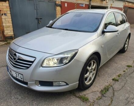 Серый Опель Инсигния, объемом двигателя 2 л и пробегом 301 тыс. км за 4800 $, фото 1 на Automoto.ua