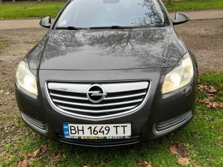 Серый Опель Инсигния, объемом двигателя 2 л и пробегом 299 тыс. км за 6700 $, фото 1 на Automoto.ua