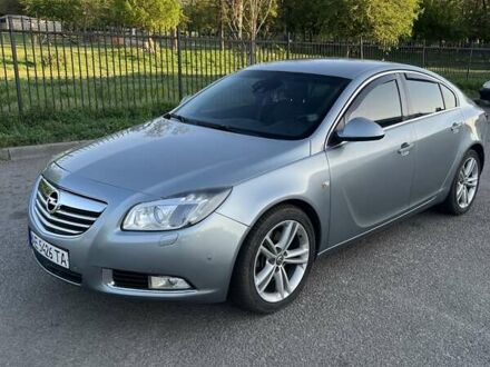 Сірий Опель Інсігнія, об'ємом двигуна 2 л та пробігом 390 тис. км за 7200 $, фото 1 на Automoto.ua