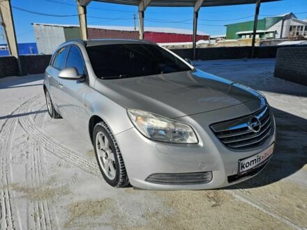 Серый Опель Инсигния, объемом двигателя 1.96 л и пробегом 254 тыс. км за 7899 $, фото 1 на Automoto.ua