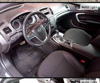 Сірий Опель Інсігнія, об'ємом двигуна 2 л та пробігом 250 тис. км за 7500 $, фото 1 на Automoto.ua