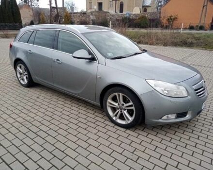 Серый Опель Инсигния, объемом двигателя 2 л и пробегом 300 тыс. км за 8300 $, фото 1 на Automoto.ua