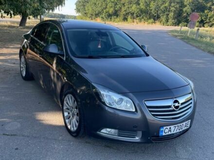 Сірий Опель Інсігнія, об'ємом двигуна 0 л та пробігом 258 тис. км за 7500 $, фото 1 на Automoto.ua