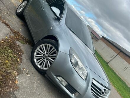 Серый Опель Инсигния, объемом двигателя 2 л и пробегом 208 тыс. км за 9000 $, фото 1 на Automoto.ua