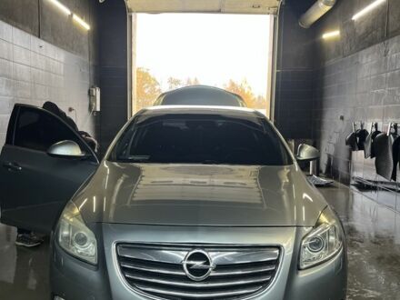 Серый Опель Инсигния, объемом двигателя 2 л и пробегом 212 тыс. км за 9000 $, фото 1 на Automoto.ua
