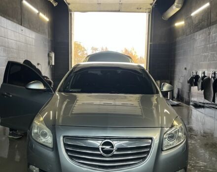 Серый Опель Инсигния, объемом двигателя 2 л и пробегом 212 тыс. км за 9000 $, фото 1 на Automoto.ua